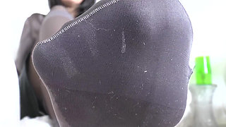 Strict Foot-sniffing Training in May! Part 2, Lady Victoria Valente