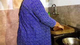 Indian Hot Mallu Aunty Ass Fucked in Kitchen When She Was Cooking