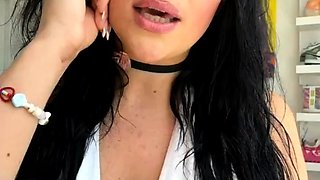 Cute brunette amateur babe sosha masturbating