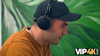 Vip4k. your grandpa does it finer, loser!