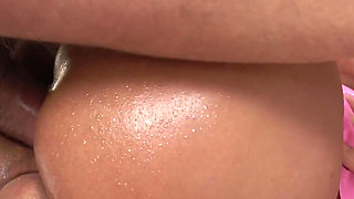 Squirting Wars - Vittoria Divine Rough Dap Gangbang