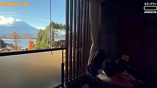 This large amateur cam girl has some very big boobs
