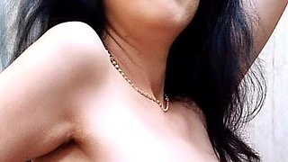 Indian cougar desi bhabhi utter bare selfie undress demonstrate