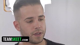 Oyeloca- hot mexican model (medusa) fucks camerist