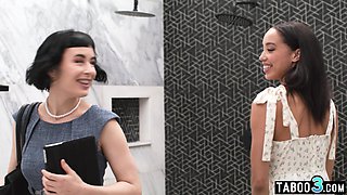 Ebony lures her realtor into lesbian sex