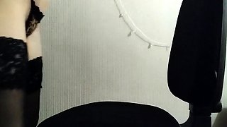 Blonde Teen Masturbates on Webcam, Showing Off Her Big Ass i