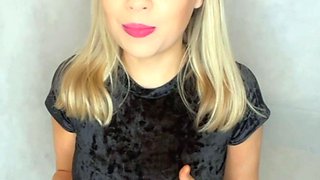 Masturbating loving babe solo toy plays with enthusiasm