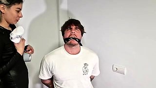 Liricaa Lamat - Speakuss - Gets a Full Laundry Gag