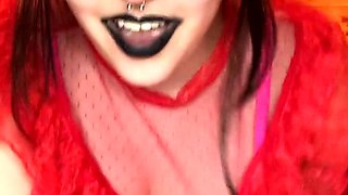 Innocent BBW girl enjoy toys and masturbate on webcam