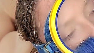 Underwater Breath-holding Competition with My Girlfriend, Lesbian Underwater Sex and Huge Squirt Orgasms