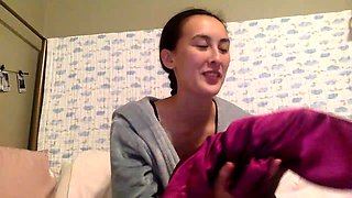 Amateur brunette lesbian whores eating box