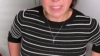 Hot brunette from squirt masturbating on webcam