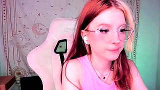 Amateur Webcam Teen Masturbates And Teases