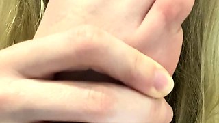 Amateur Foot Fetish Girlfriend Sucks and gives a Footjob