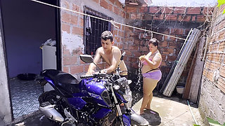 Neighbor Washes the Motorcycle and Fucks Me Ami in the Laundry All His Milk in My Mouth