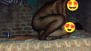 Saali ko ghar me bula ke boor chodne ke baad gand choda