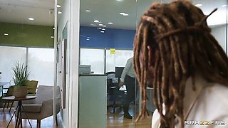 Toilet 3some fuck with a gorgeous white girlfriend Annie King