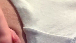 Rubbing the Clitoris to Orgasm with Squirting