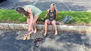 Two Lesbians Sloppily Worship Dirty Feet Rim And Eat Pussy