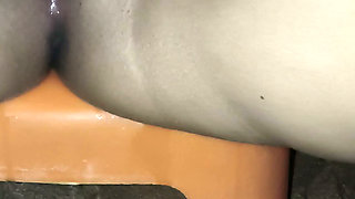 Hottylovely ne electric toy ke sath sex karte huye pesab kar diya