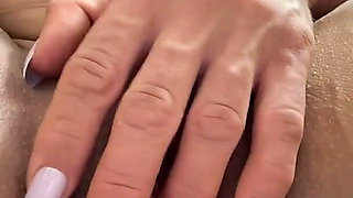 Huge Clit Reloaded