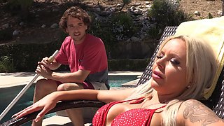 Blondie Nina Elle seduces Tyler Nixon in HD