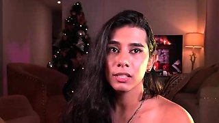 Close up MILF masturbation