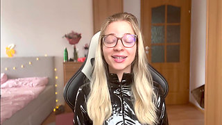 All You Need to Know About Latex Fetish (pvc, Leather)