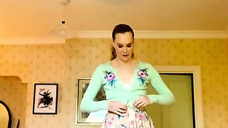 Webcam brunette furios anger masturbation 2