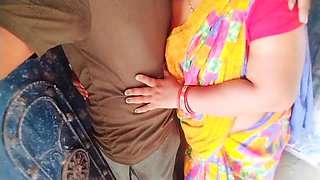 Indian Desi Aunty Ko Store Me Gaand Maari Bahut Mazaa Ayaa 3.7 M View