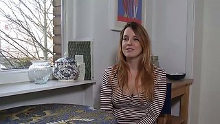 Amateur stunner plays with fake penis for cumshot