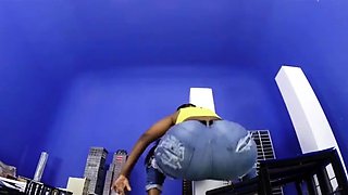 Yum The Boss Booming And Shaking FemDom