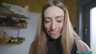 Tasty Stacey: Amateur Blonde with a Tantrum-inducing Blowjob