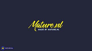 British Bbw Queen Courtney Loves To Masturbate And Pussy Pump Her Fanny