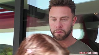 Guy making his bffs stepdaughter squirt