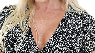 Feet video with dainty Robbin Banx from Family Strokes