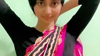Desi Girl in Desi Dress Showing Her Tits