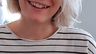 amateur blonde solo webcam