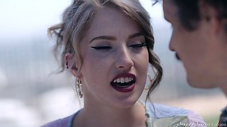 Amoral MILF Reagan Foxx heart-stopping sex video