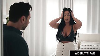 Lascivious Jennifer White and Tommy Pistol's pussyeating scene