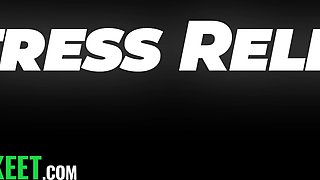 Stepparent's Exclusive Tension Ease Method: Fingerblasting And Boinking His Frustrated Daughter-in-law