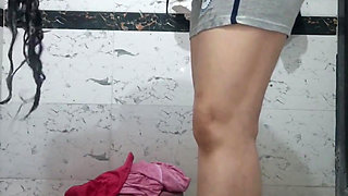 Priya Bhabi Full Open Body Hot Exercise in Bathroom