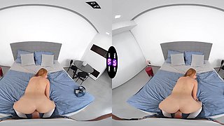 Teen Lucianna's luscious lips and tiny titties in VR