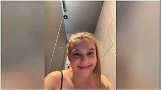 Crazy Squirting And Fucking In The Gym