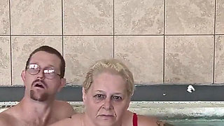 BBW Princess Sucking His Cock Underwater with Her Naughty Stepfather