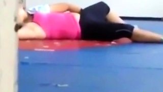 Deux Coquines Surprise au Gymnase - French Amateur Video