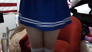 Nerdy amateur british teen babe masturbates