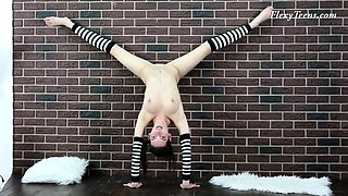 Beautiful teen brunette Jessica Sinn masturbates