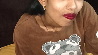 Desi Bhabhi Is Sucking the Penis and Enjoying It Too