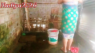 How does Ami take a shower in the bathroom.